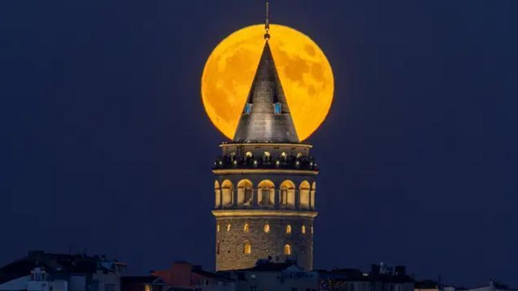Yılın En Büyük Süper Ay'ı İçin Geri Sayım Başladı