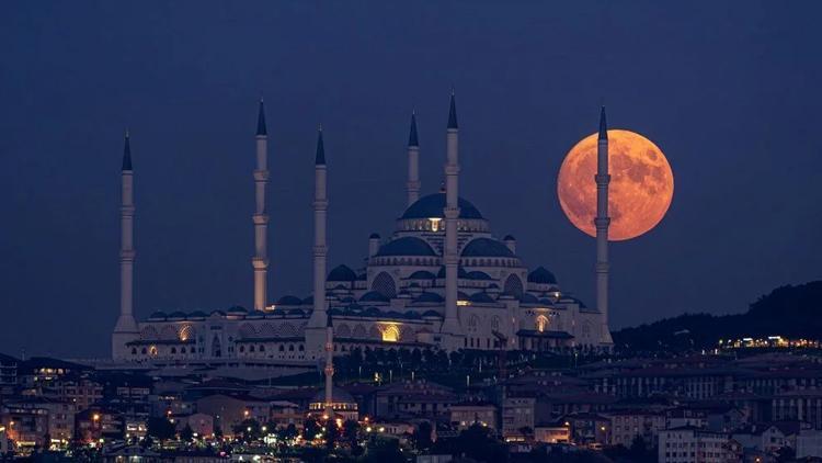 2024 Yılının En Büyük Süper Ay'ı İçin Geri Sayım Başladı