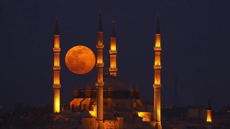 2024 Yılının En Büyük Süper Ay'ı İçin Geri Sayım Başladı