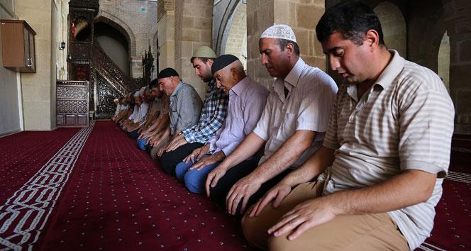 3 Mayıs Cuma Hutbesi: Dua - Rabbimize Sığınmanın Sözlü İfadesi