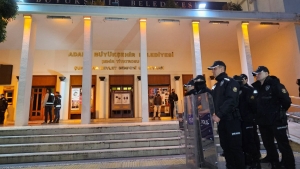 adana-buyuksehir-belediyesine-operasyon2-yildir-ayni-firmalar-reklam-ihalesi-almis-Y2BvGfZc.jpg