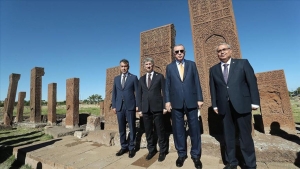 ahlat-nerede-malazgirt-zaferi-nedir-cumhurbaskani-erdogandan-malazgirt-zaferi-mesaji-zLUDIsxD.jpg