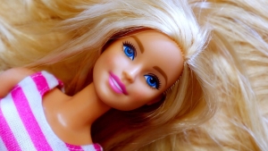 barbie-olmak-icin-43-kez-ameliyat-masasina-yatti-hem-benzemedi-hem-tatmin-olmadi-bakin-hk51iHWW.jpg