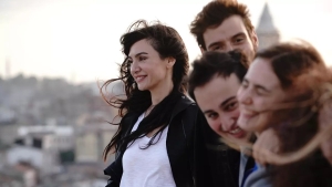 bir-derdim-var-dizi-konusu-nedir-oyunculari-kimler-ergenlerin-dunyasi-mercek-altinda-lutJkPeb.jpg