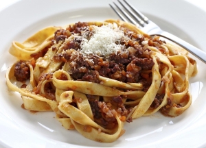 bolognese-soslu-tagliatelle-nasil-yapilir-sdmHgeIm.jpg