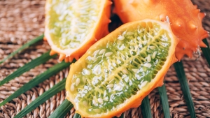 boynuzlu-kavun-meyvesi-kiwano-nasil-yenir-faydalari-nelerdir-rXqG5wNk.jpg