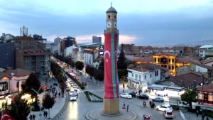 corum-saat-kulesine-kardeslik-bayragi-asildi-3rbSQqtf.jpg