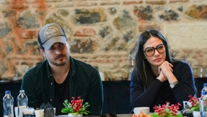 demet-ozdemir-ve-cagatay-ulusoylu-esref-ruya-dizisi-hangi-kanalda-ne-zaman-iste-oyuncu-UUqxeSzV.jpg
