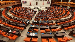 devlet-memurlari-kanunu-tbmmden-gecti-yeni-duzenlemeler-ve-hukumler-BWWFYsTt.jpg