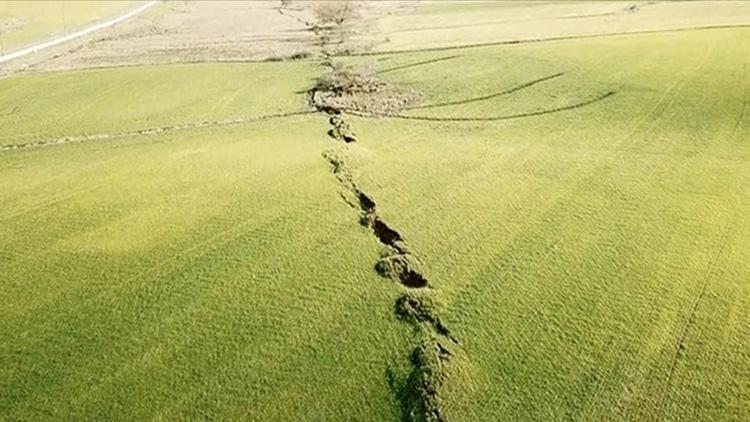 Ege Denizi'nde Depremler ve Fay Hattı Haritası: Riskli Bölgeler ve Tsunami Olasılığı