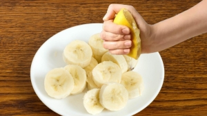 evinde-olan-hemen-denesin-muzun-uzerine-limon-sikip-yiyin-bakin-ne-oluyor-K4AysMXh.jpg