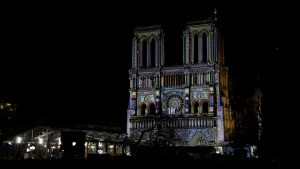 fransizlar-notre-dame-katedraline-girislerin-ucretsiz-kalmasini-istiyor-4umTIbPH.jpg