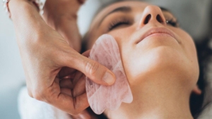 gua-sha-tasi-nedir-faydalari-nelerdir-gua-sha-tasi-nasil-kullanilir-TerAu4Qv.jpg