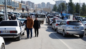 ikinci-el-arac-piyasasi-kontak-kapatti-ne-satan-var-ne-de-satin-alan-2lKaSqeF.jpg