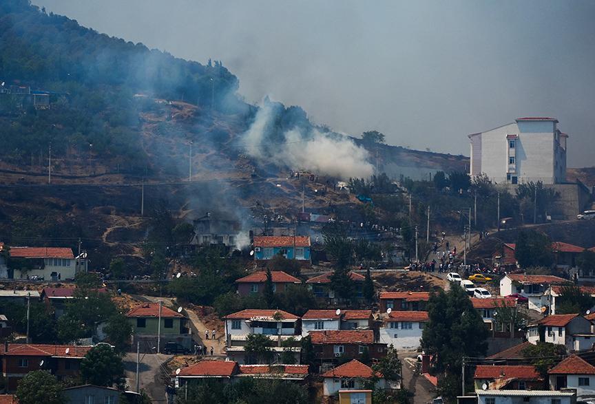İzmir Orman Yangınları: Son Durum ve Gelişmeler