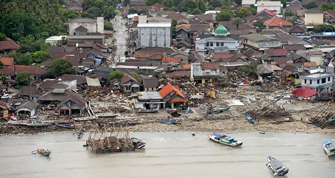 Kaliforniya'da 7.0 Büyüklüğünde Deprem ve Tsunami Alarmı