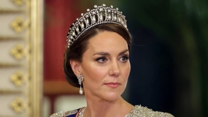 kate-middleton-esinden-bakin-ne-istedi-yilbasini-bahane-etti-hA8PVm51.jpg