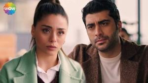kizilcik-serbeti-42-bolum-1-fragman-fatih-kendini-tutamadi-ne-istedigini-bilmiyorsun-JhKIqFk5.jpg