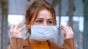 maske-zorunlulugu-ne-zaman-bitecek-1-hazirandan-sonra-maske-takacak-miyiz-zTytB1wS.jpg