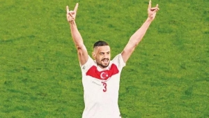 merih-demiralin-bozkurt-isareti-ve-uefa-sorusturmasi-8p32BEPh.jpg