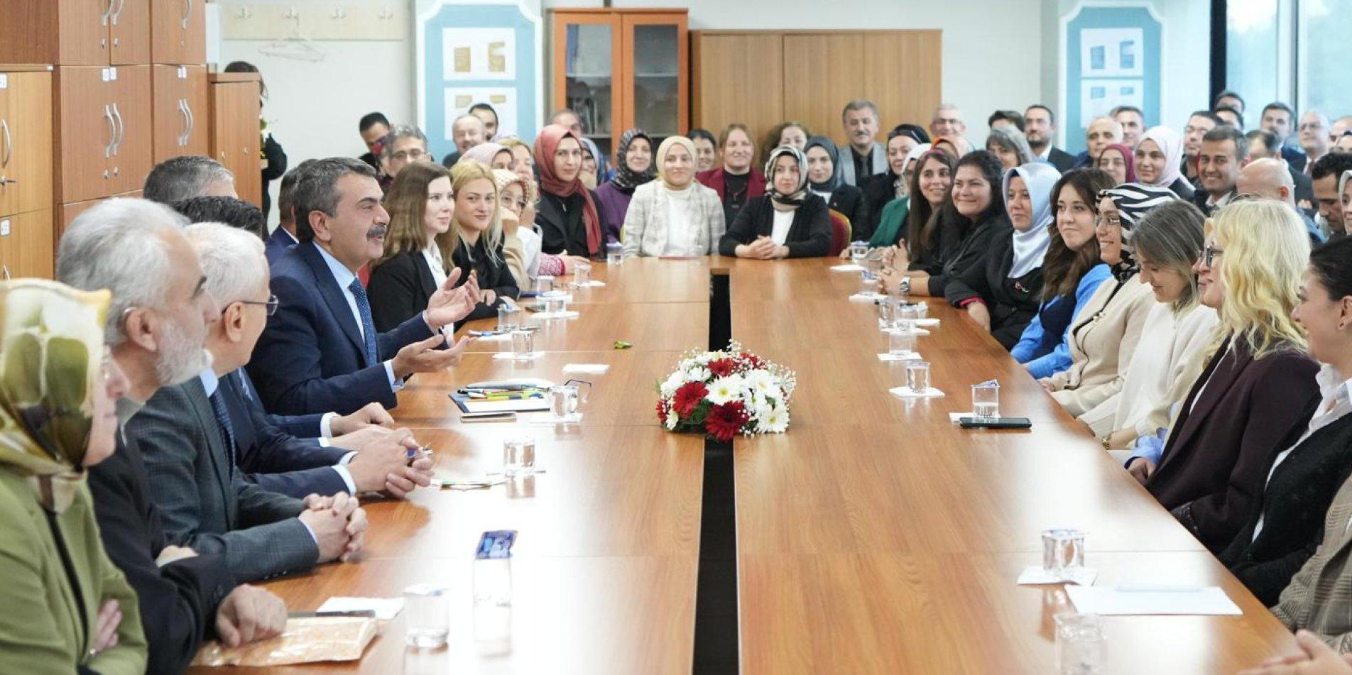 Öğretmenlik Kariyer Basamakları ile İlgili MEB Takvimi ve Kılavuzu
