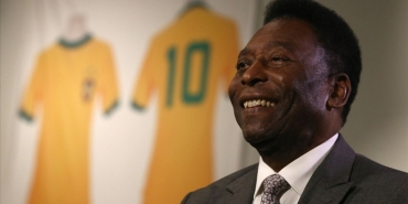 pele-ne-zaman-kac-yasinda-oldu-efsane-futbolcu-pelenin-olum-nedeni-UUasIEzs.jpg