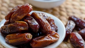 ramazan-sofralarinin-gozdesi-hurmanin-faydalari-nelerdir-EFhxvgdX.jpg
