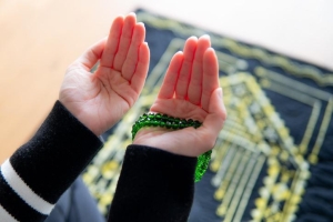 regaip-kandilinde-hacet-namazi-ve-ibadetler-9qDHQCva.jpg