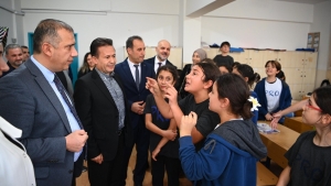 sadi-yazicidan-ogrenciye-baskanlik-ogudu-her-zaman-vaatlerinin-arkasinda-dur-rvaBw9IX.jpg