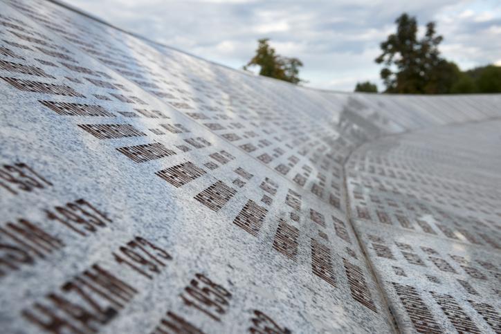 Bosna-Hersek'te Srebrenitsa Katliamı: Bir Soykırımın Hikayesi