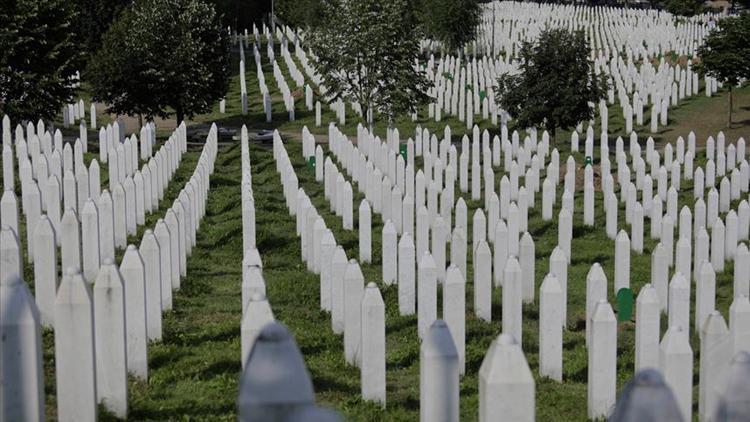 Srebrenitsa Katliamı: Bosna-Hersek'te Bir Soykırımın Hikayesi