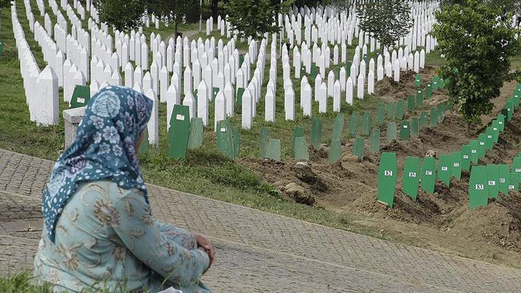 Srebrenitsa Katliamı: Bosna-Hersek'te Bir Soykırımın Hikayesi