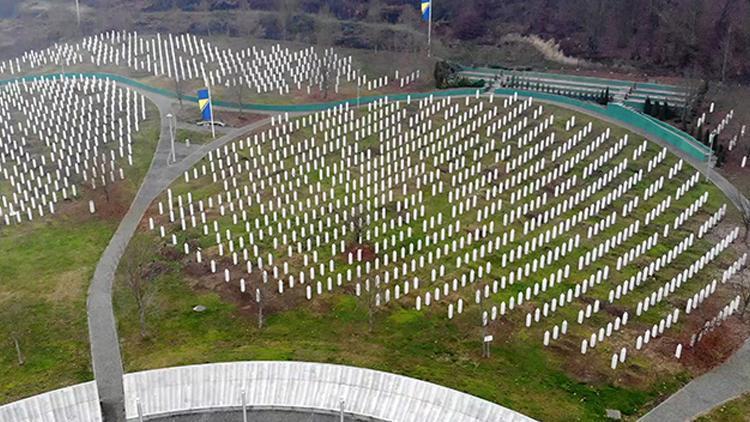 Srebrenitsa Katliamı: Bosna-Hersek'te Bir Soykırımın Hikayesi