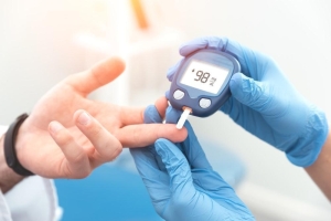 tip-1-diyabetli-cocuklara-yonelik-sensor-destegi-ve-belirtileri-rS3H11pb.jpg