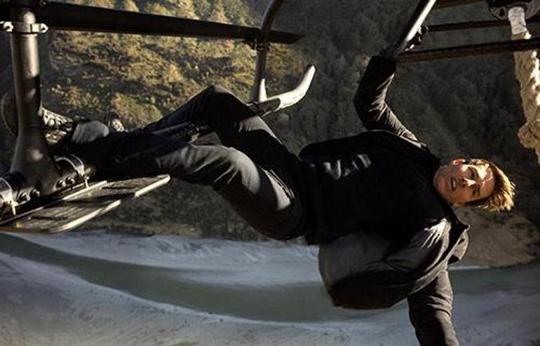 Tom Cruise: Yıldızın Parlak Yüzü ve Karanlık Gölgeleri