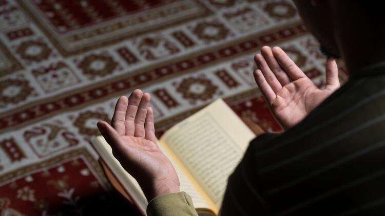 Üç Aylarda Okunacak Dualar ve Anlamı