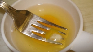 yumurtanin-icindeki-gizemli-beyazlik-kalaza-nedir-S8nuGmdv.jpg
