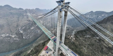 cinde-dunyanin-en-yuksek-koprusu-aciliyor-kirisleri-3-eyfel-kulesine-es-deger-ENVaMKOA.jpg
