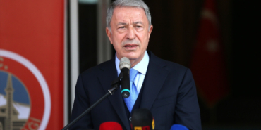hulusi-akar-hicbir-zaman-teroru-de-unutmadik-teroristi-de-unutmadik-AI8XPBSh.jpg