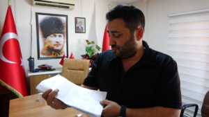 istanbulda-copleri-toplanmayan-mahalleliden-uskudar-belediyesine-tepki-tir6qeOQ.jpg