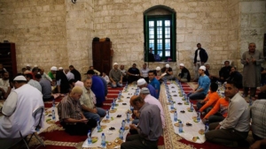 oruc-tutmanin-faydalari-maddi-ve-manevi-refah-sagliyor-rMGc2MxG.jpg