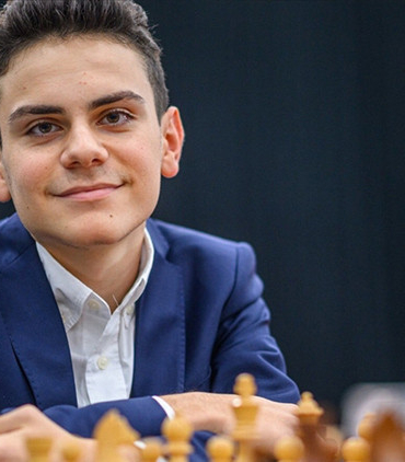 ediz-gurel-kimdir-kac-yasinda-nereli-dunya-satranc-sampiyonu-dommaraju-gukeshi-yendi-BMwbc4fK.jpg